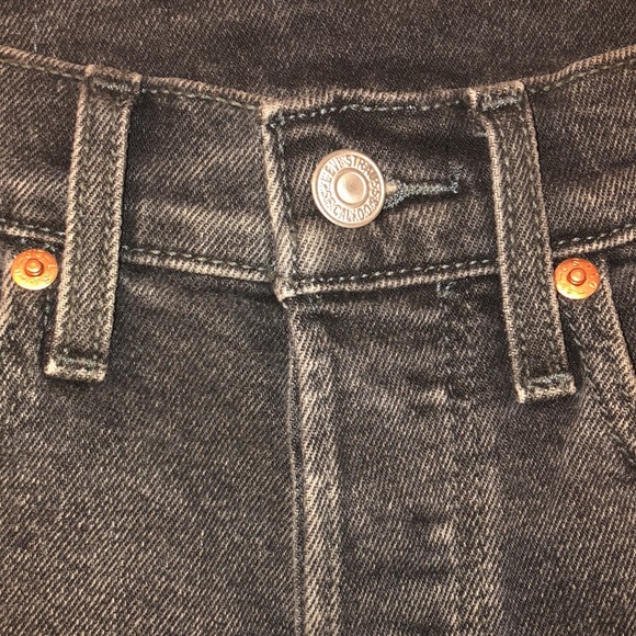 Levi Black Washed Out Shorts - Picture 4 of 11